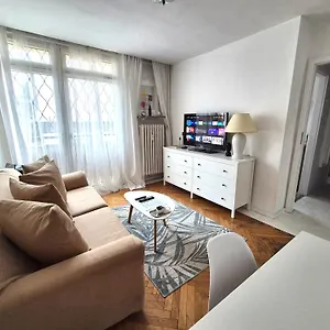  Apartament Miodowa